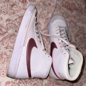 Nike White Textured Sneakers